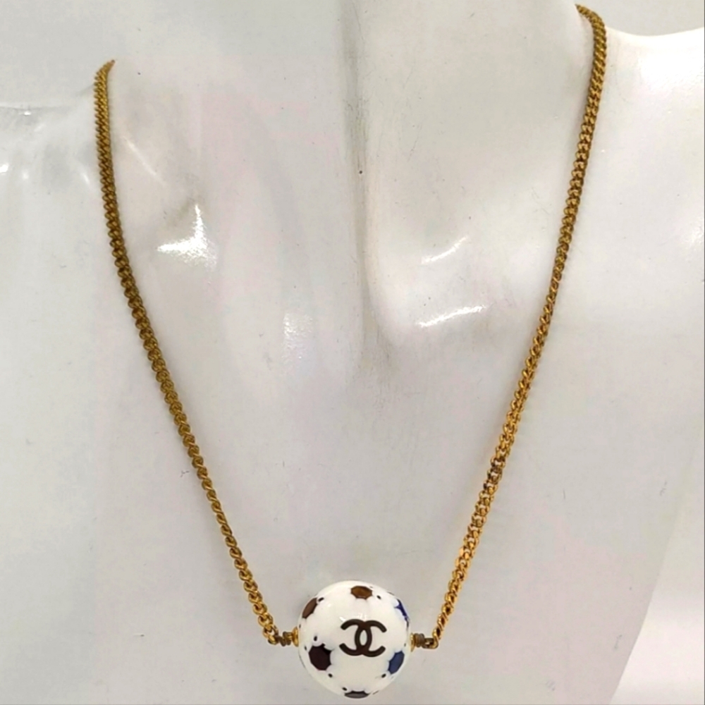 CHANEL 98P SOCCER BALL LOGO CC COCO MARK AÇCESSORY JEWELRY CHAIN NECKLACE METAL - Picture 1 of 12